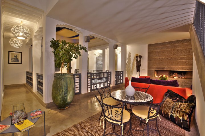 Entrance & Lobby