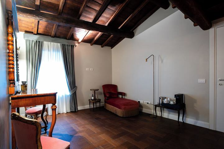 Room 43 of 120