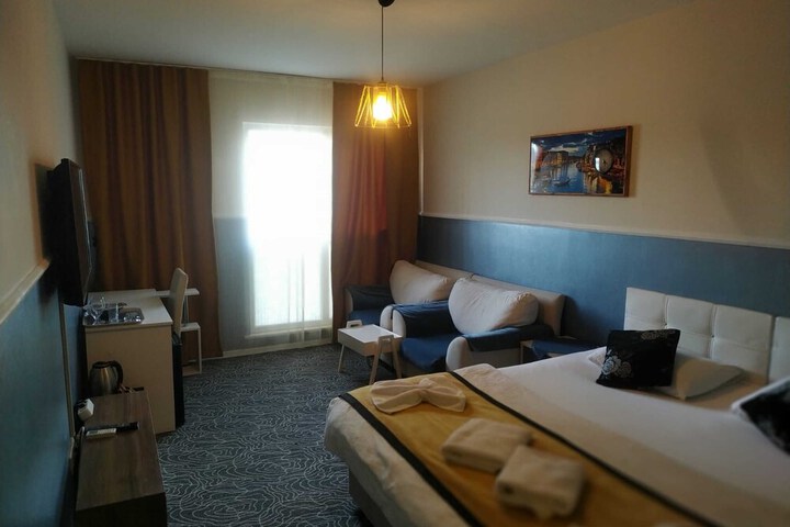 Room 43 of 88