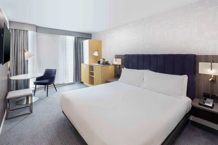 Room 32 of 114