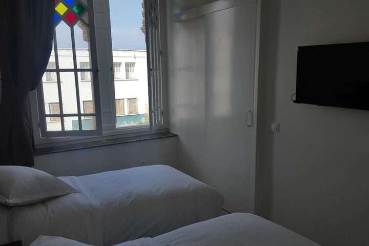 Room 3 of 16