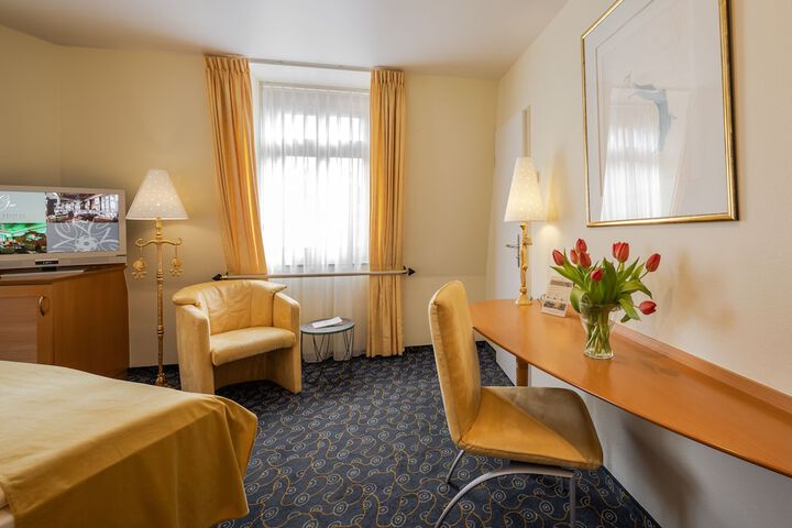 Room 43 of 132