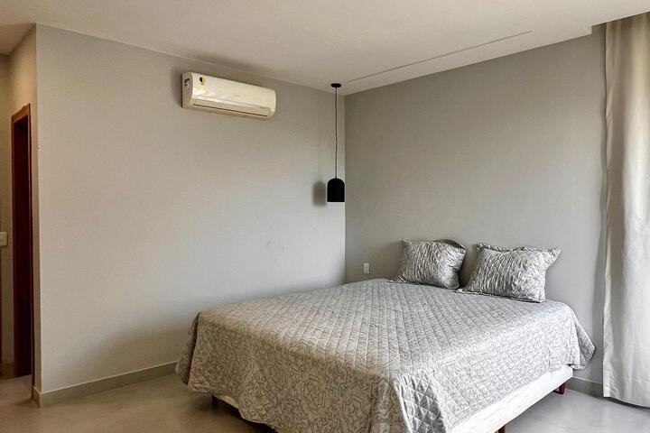 Room 2 of 18