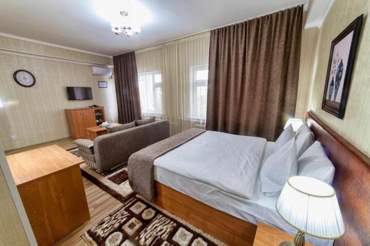 Room 10 of 40