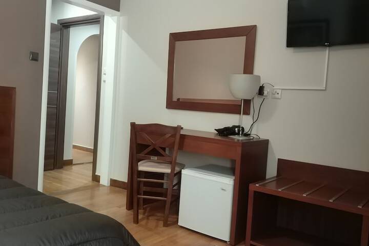 Room 32 of 59