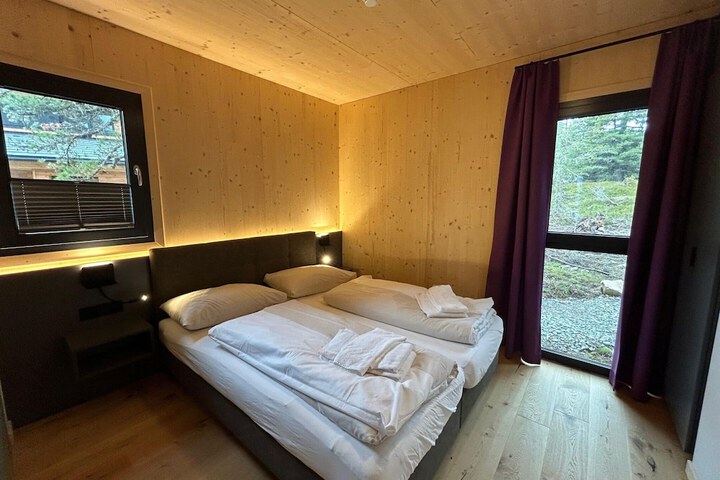 Room 3 of 42