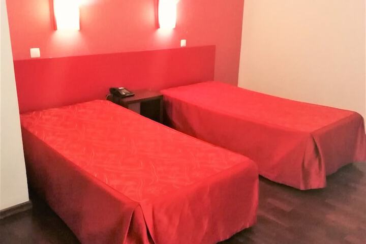 Room 8 of 19