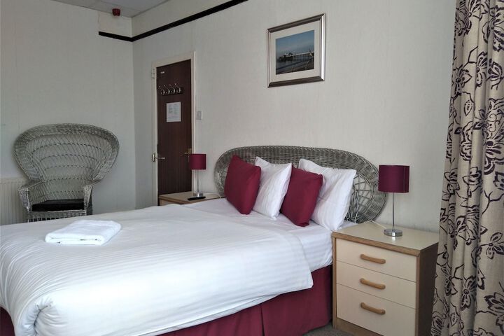 Room 42 of 102
