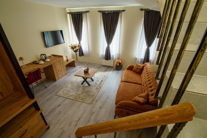 Room 13 of 60