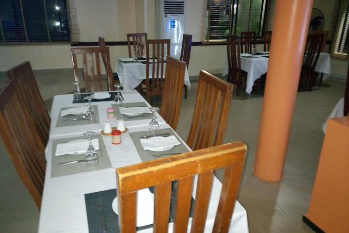 Dining 45 of 65