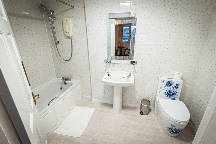 Room 14 of 21