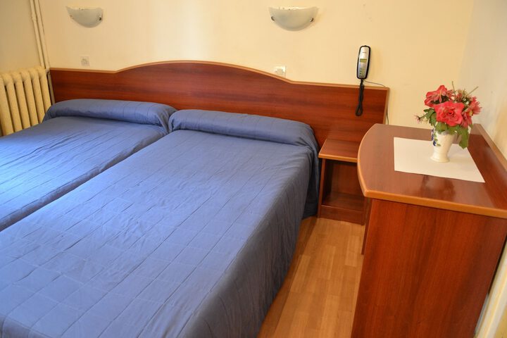Room 34 of 70