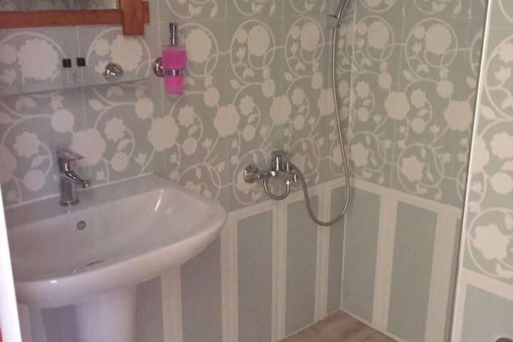 Room 8 of 22