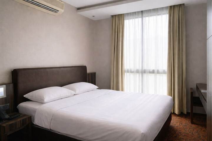 Room 44 of 104