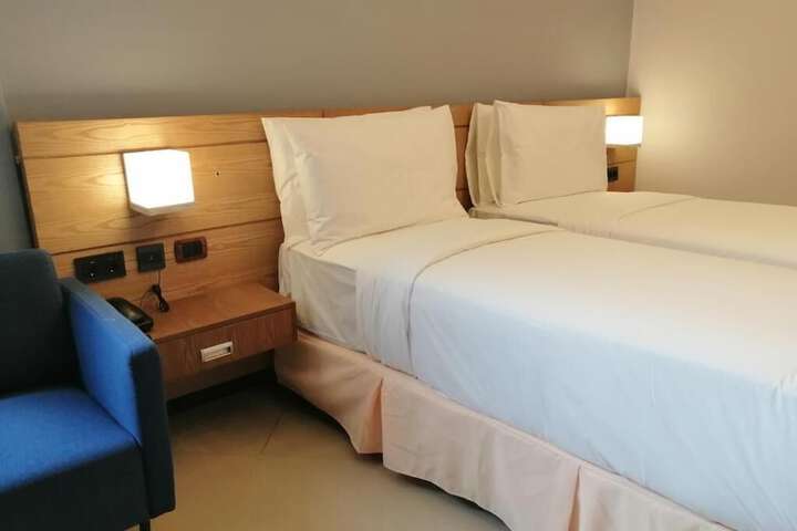 Room 20 of 173