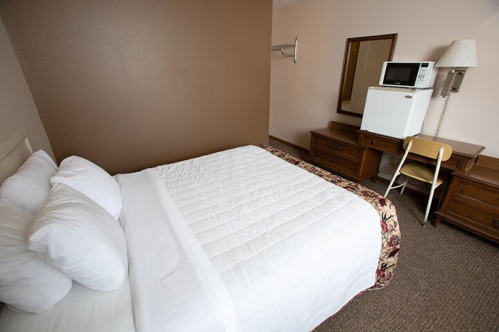 Room 2 of 6