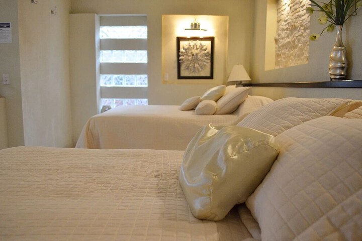 Room 12 of 20