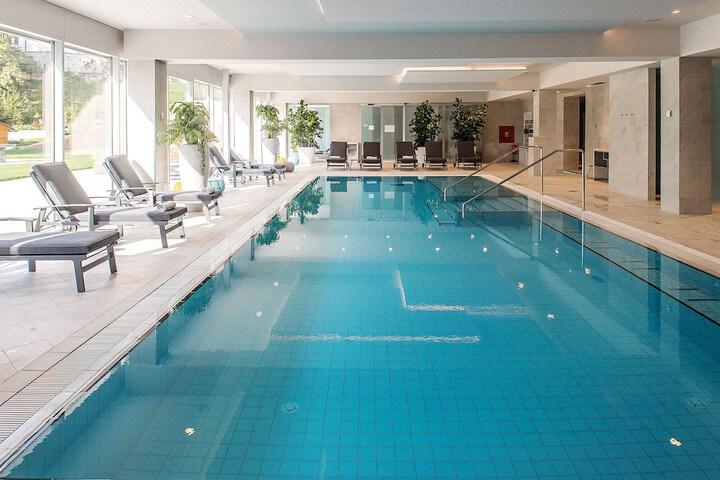 Pool 24 of 52
