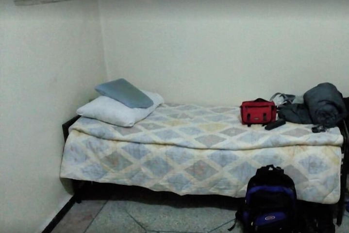 Room 4 of 10