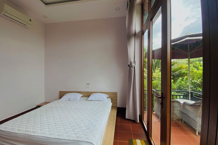 Room 32 of 98