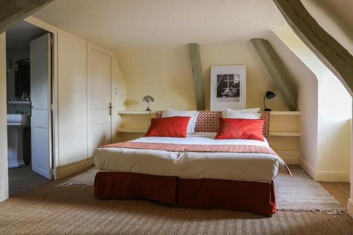 Room 12 of 89