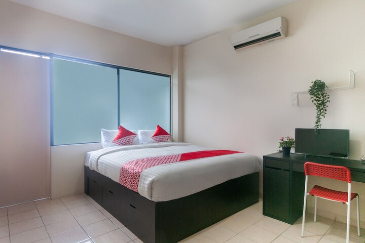 Room 9 of 20