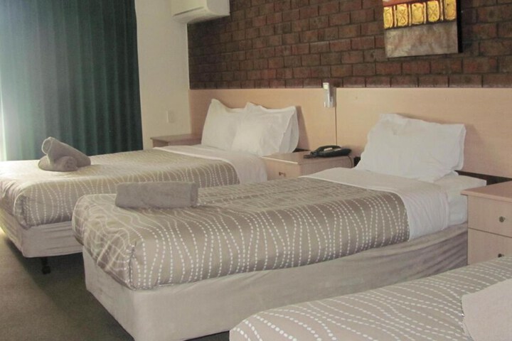 Room 16 of 95