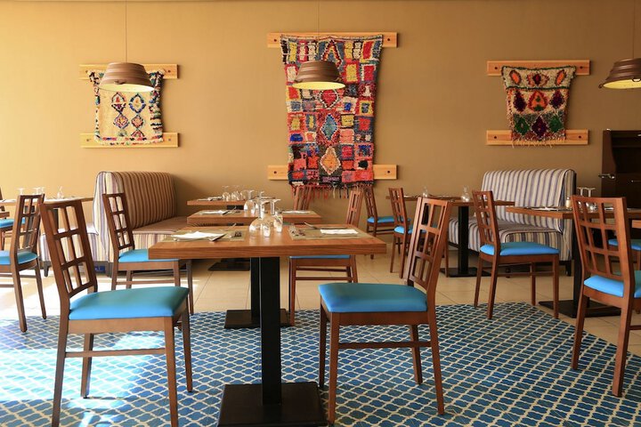 Dining 54 of 66