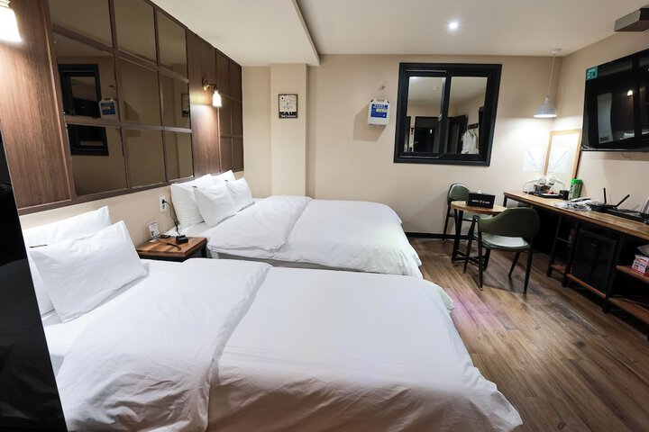 Room 36 of 93