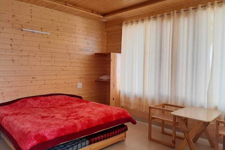 Room 10 of 68