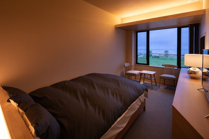 Room 4 of 63