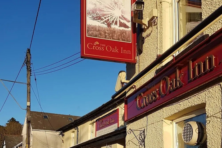 The cross oak inn
