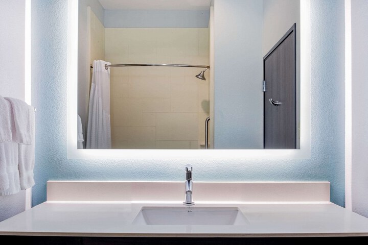 1 King Bed Mobility Hearing Accessible Room Roll in Shower (8 of 13)