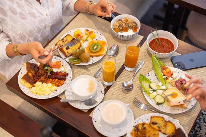 Breakfast/Coffee Service 40 of 100