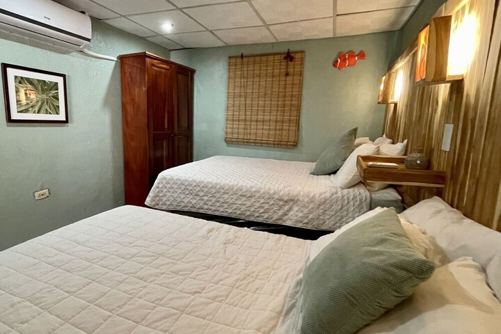 Room 44 of 127