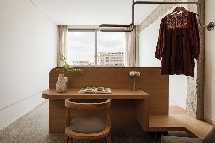 Room 6 of 65