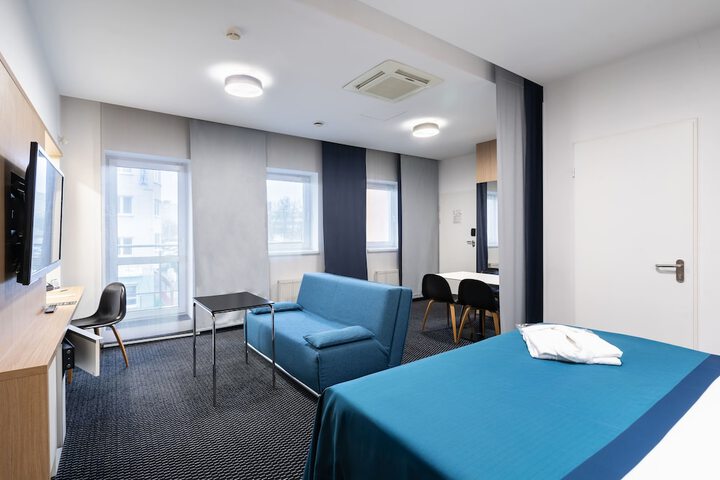 Room 33 of 63