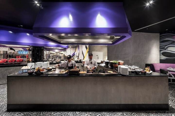 Dining 95 of 126