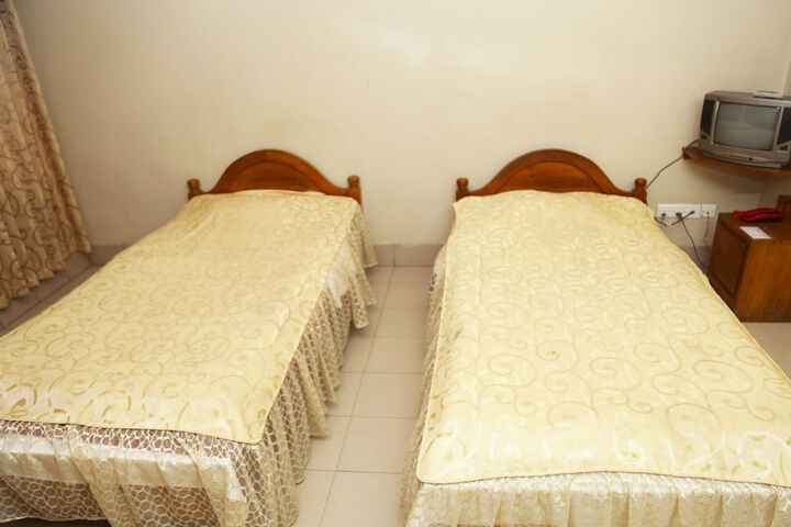 Room 11 of 24