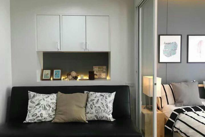 Suite 4 of 5