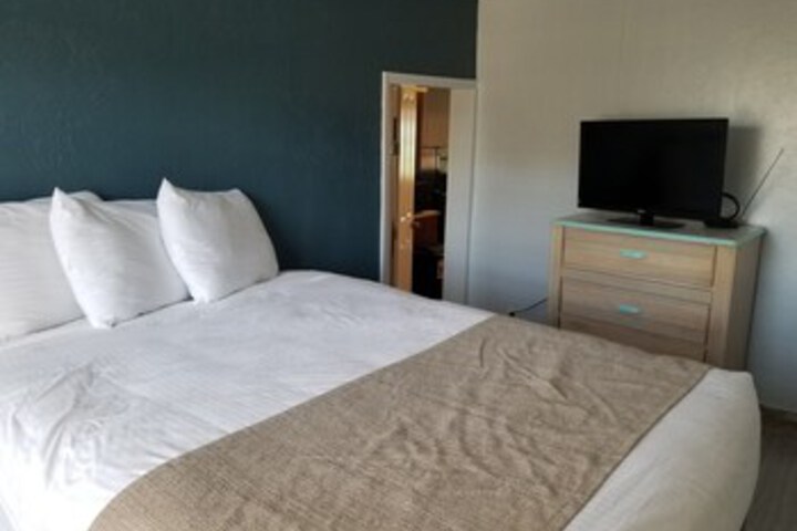 Room 32 of 34