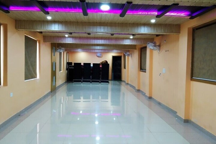 Business Center 94 of 113