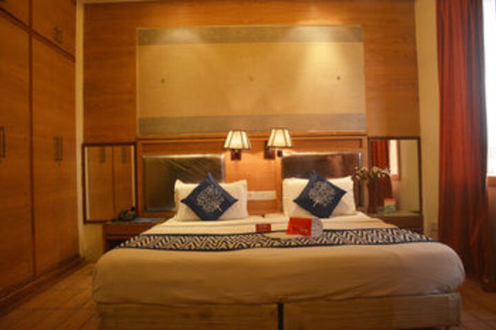 Room 17 of 32