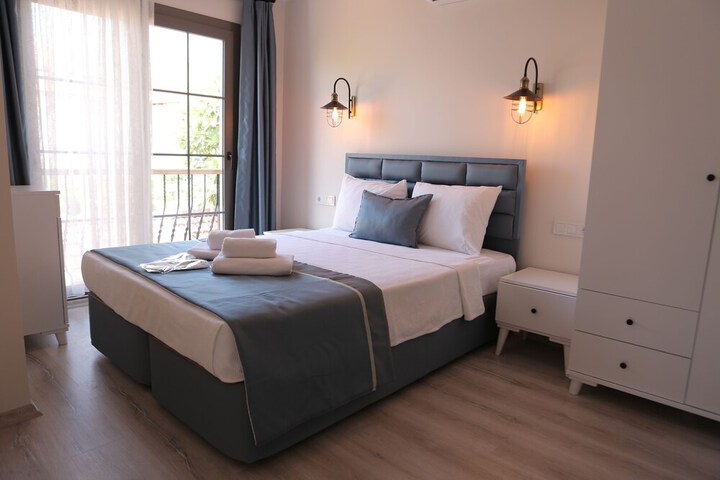 Room 9 of 36