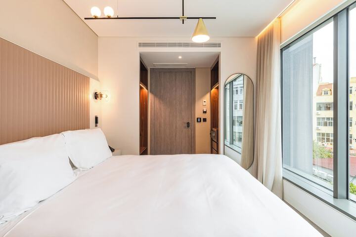Room 17 of 113