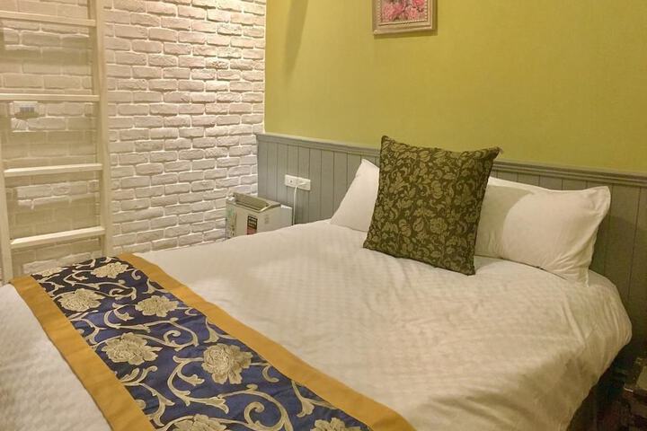 Room 3 of 45