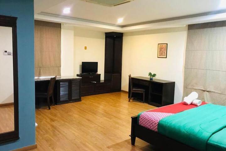 Room 10 of 75