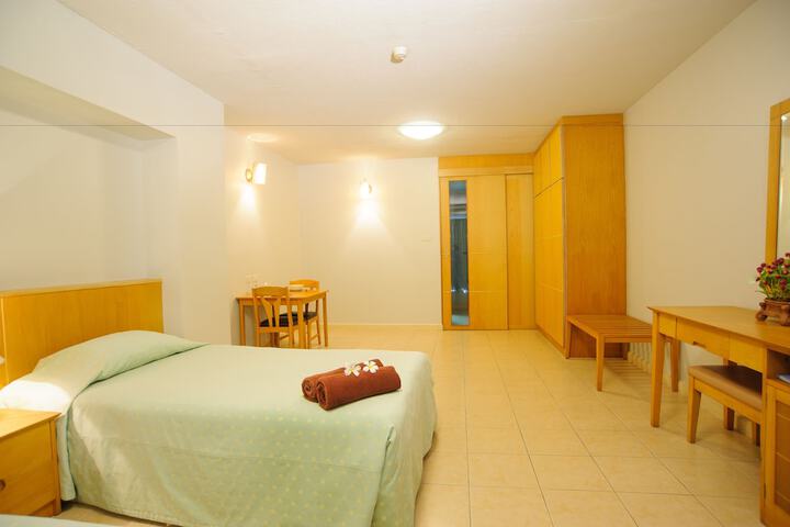 Room 16 of 54