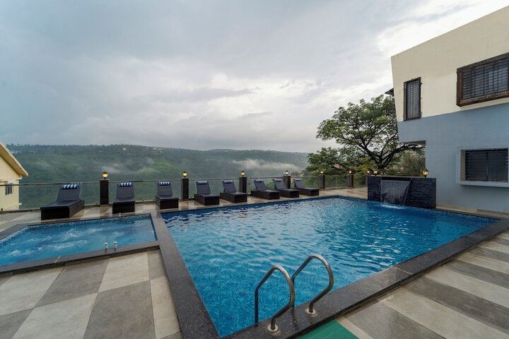 Pool 30 of 63