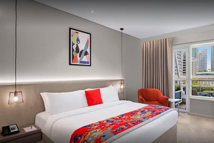 Room 4 of 43